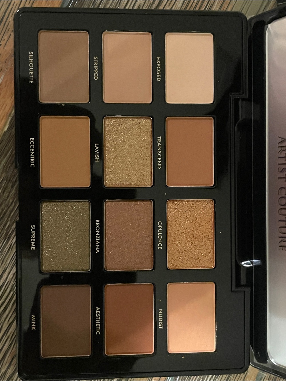 Artist Couture Supreme Nudes Eyeshadow Palette - Black & Gold - Picture 4 of 4